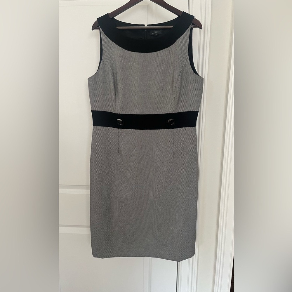 Tahari Arthur S. Levine Black White Sheath Dress Sleeveless Dress Sz. 14 office